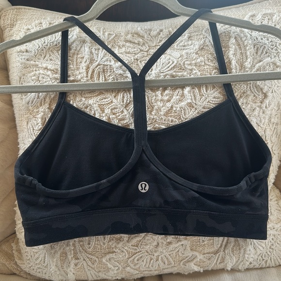 ~SOLD~Lululemon~Grey/Black Camo Sports Bra~Size 8 - Picture 2 of 3